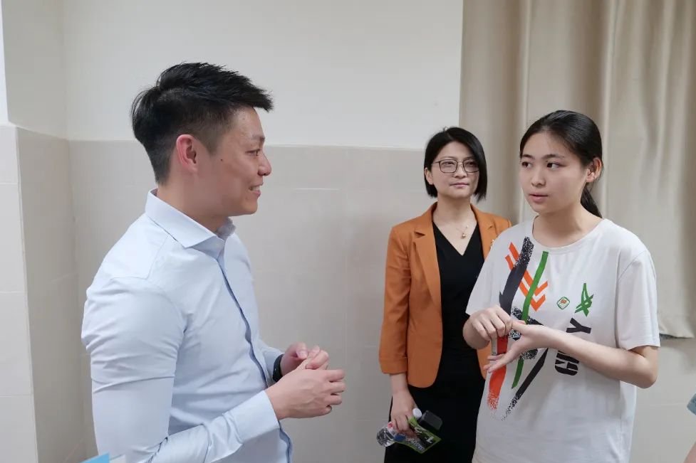 港大的招生官团队面向省实A-Level的学生和家长举行宣讲会